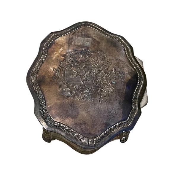 Vintage Silver Plate Footed Hinged Trinket Box With Royal Crest Lid Lion's Head - Picture 7 of 10